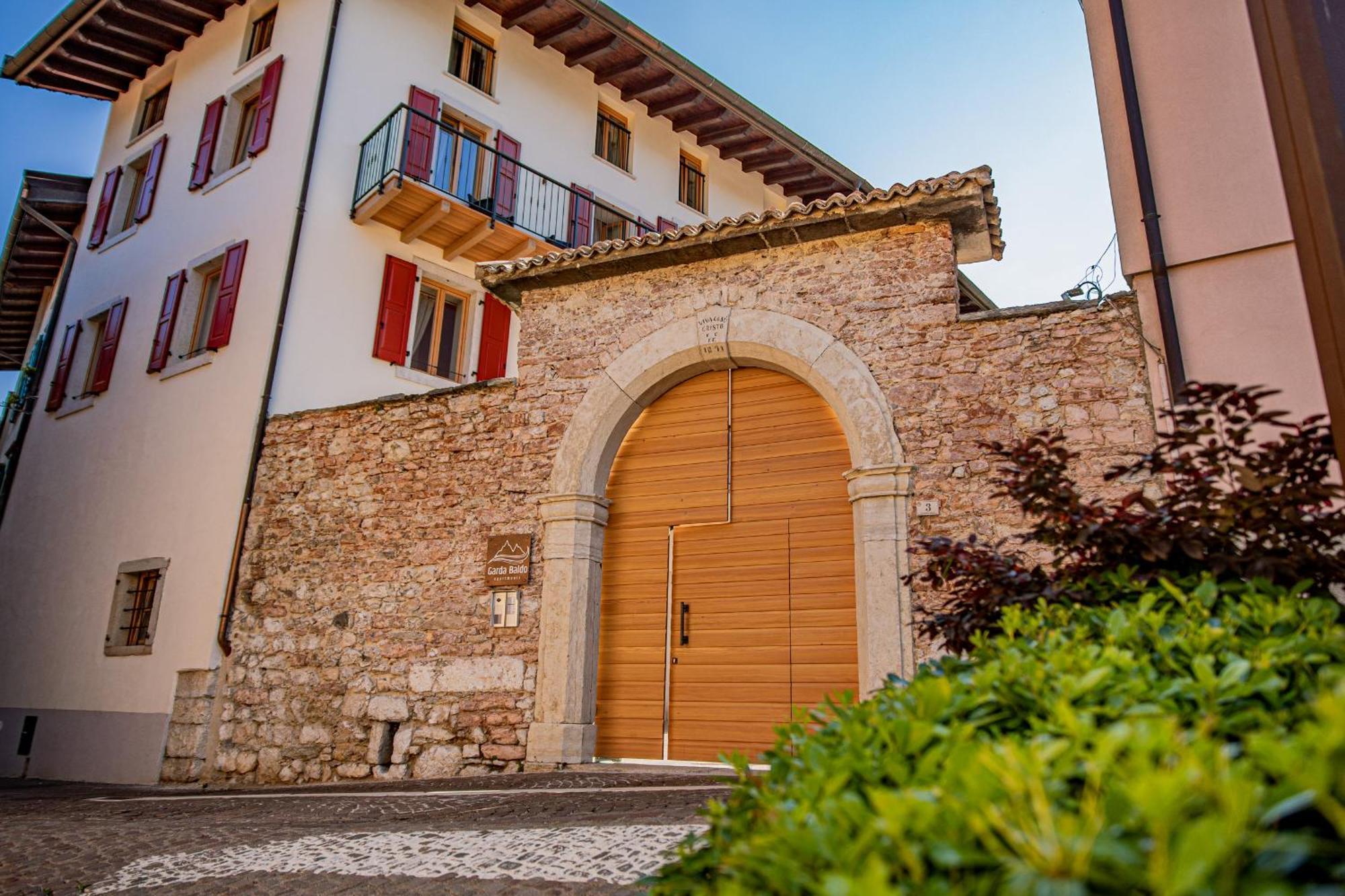 Garda Baldo Apartments_Vivaldi Torbole Sul Garda Exterior foto